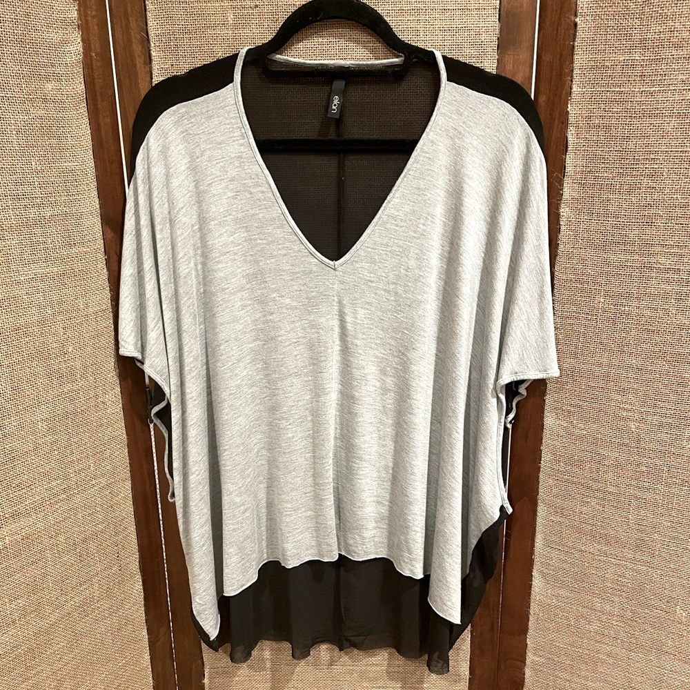 ▪️Shear back v-neck▪️